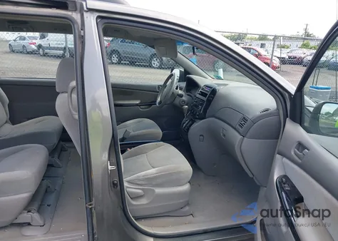 2004 Toyota Sienna Ce z USA, uszkodzony, nr VIN 5TDZA23CX4S216351